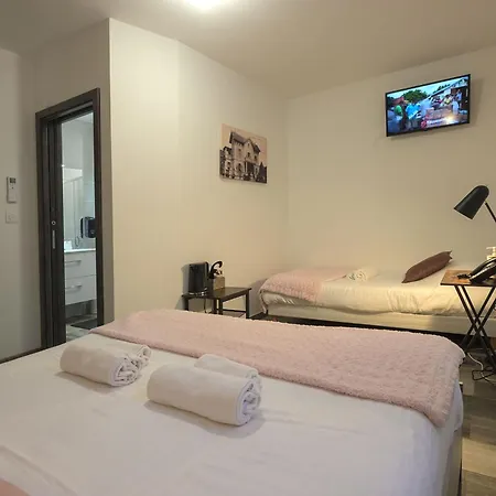 De La Croisee Poncin