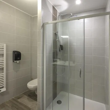 Hotel De La Croisee 3*