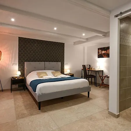 De La Croisee 3* Poncin