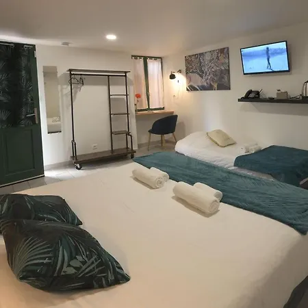 De La Croisee Hotel Poncin