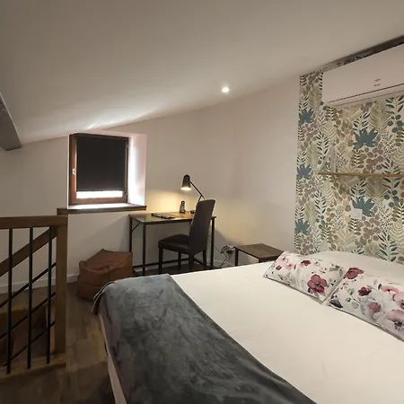 Hotel De La Croisee 3*