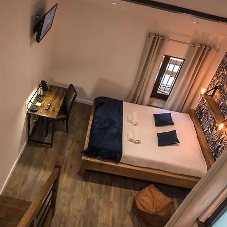 Hotel De La Croisee 3*
