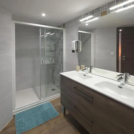 De La Croisee فندق