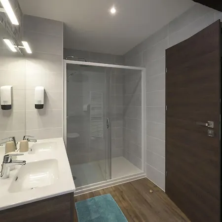 De La Croisee Hotel 3*
