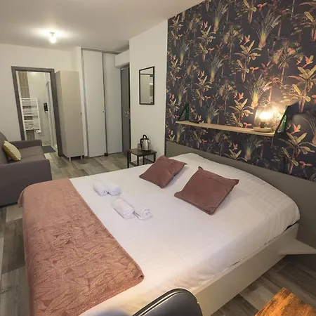Hotel De La Croisee 3*