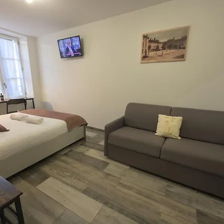 Hotel De La Croisee 3*
