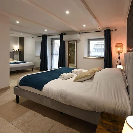 De La Croisee Hotel Poncin